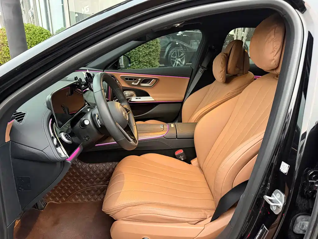 Mercedes-Benz E-Class — миниатюра 13