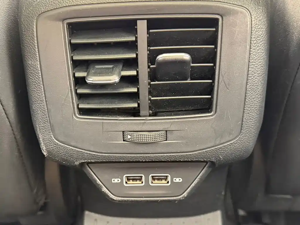 Volkswagen T-Roc — миниатюра 18