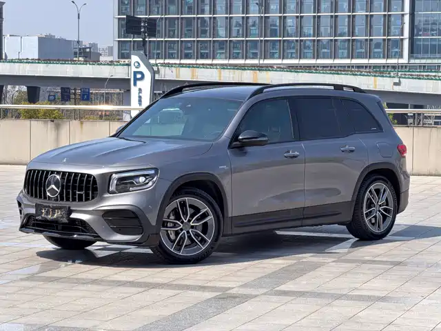 MERCEDES-BENZ GLB AMG