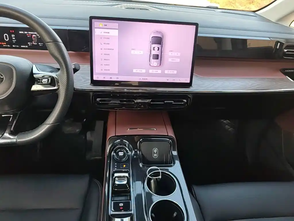 GAC Motor Trumpchi E8 PHEV — миниатюра 13