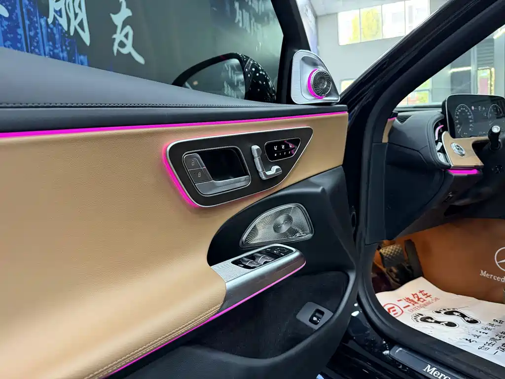 Mercedes-Benz E-Class — миниатюра 10