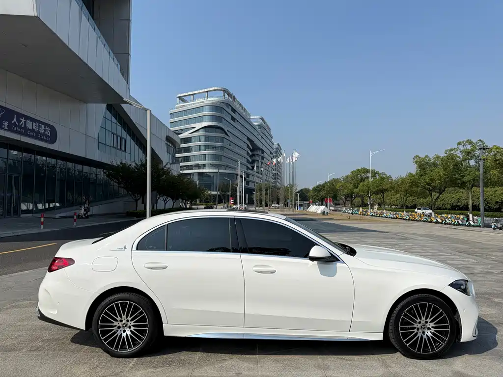 Mercedes-Benz C-Class — миниатюра 9