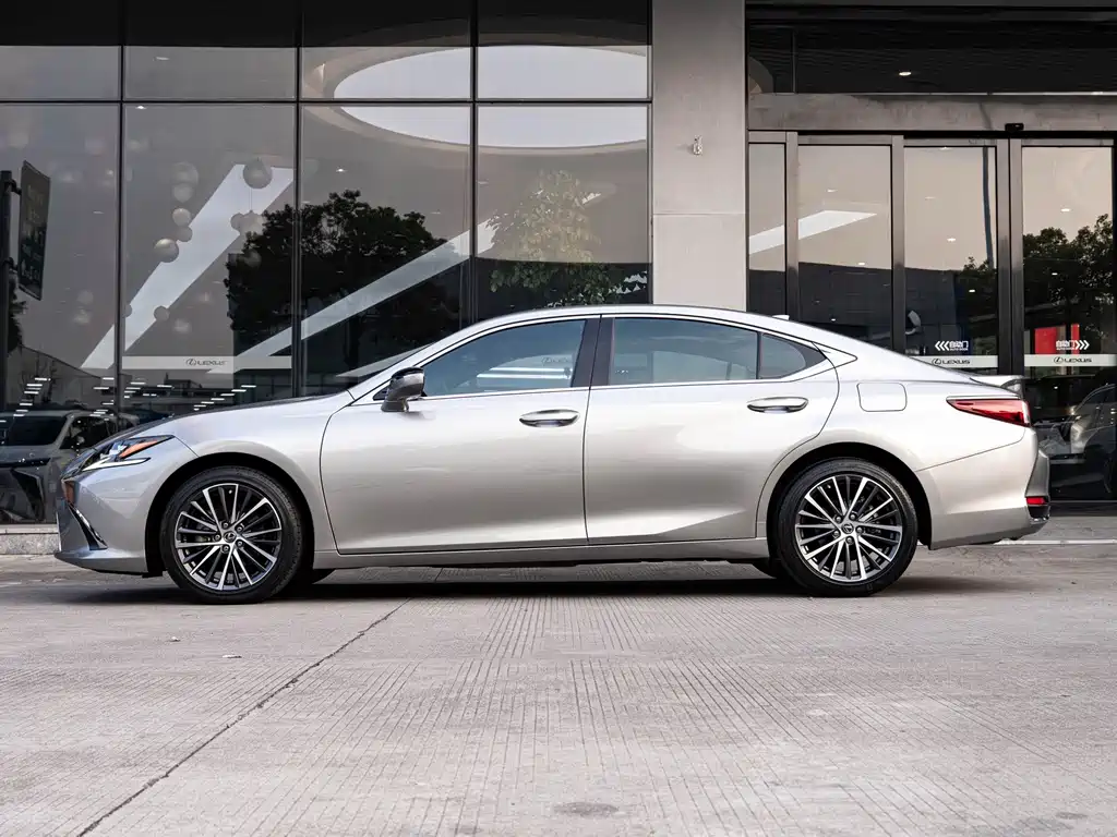 Lexus ES — миниатюра 4