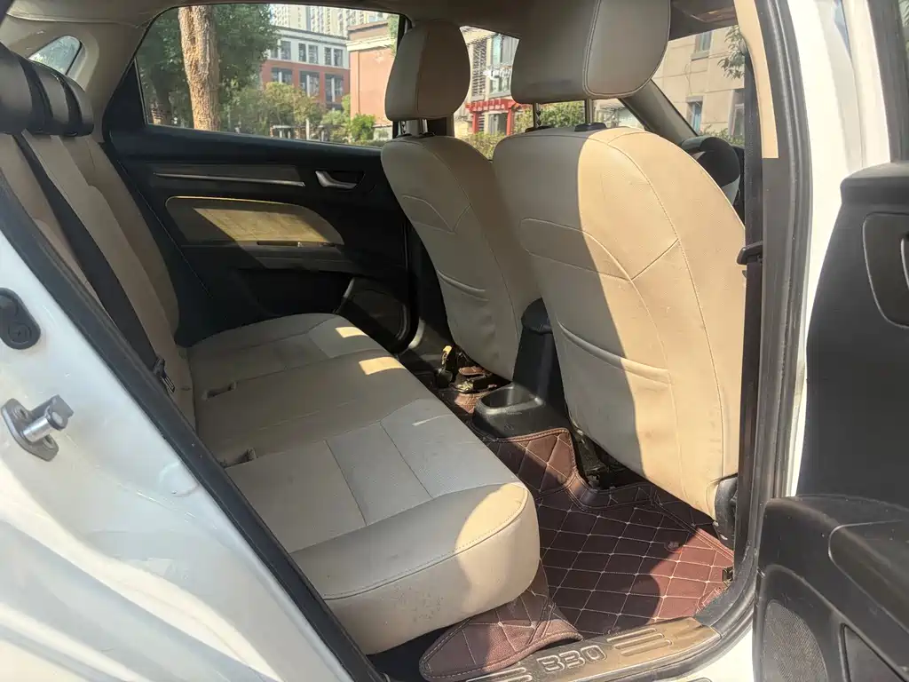 Bestune B30 — миниатюра 10