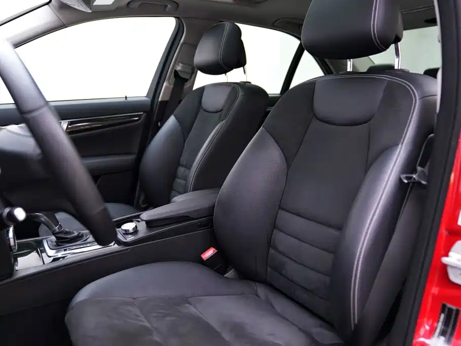 Mercedes-Benz C-Class — миниатюра 6