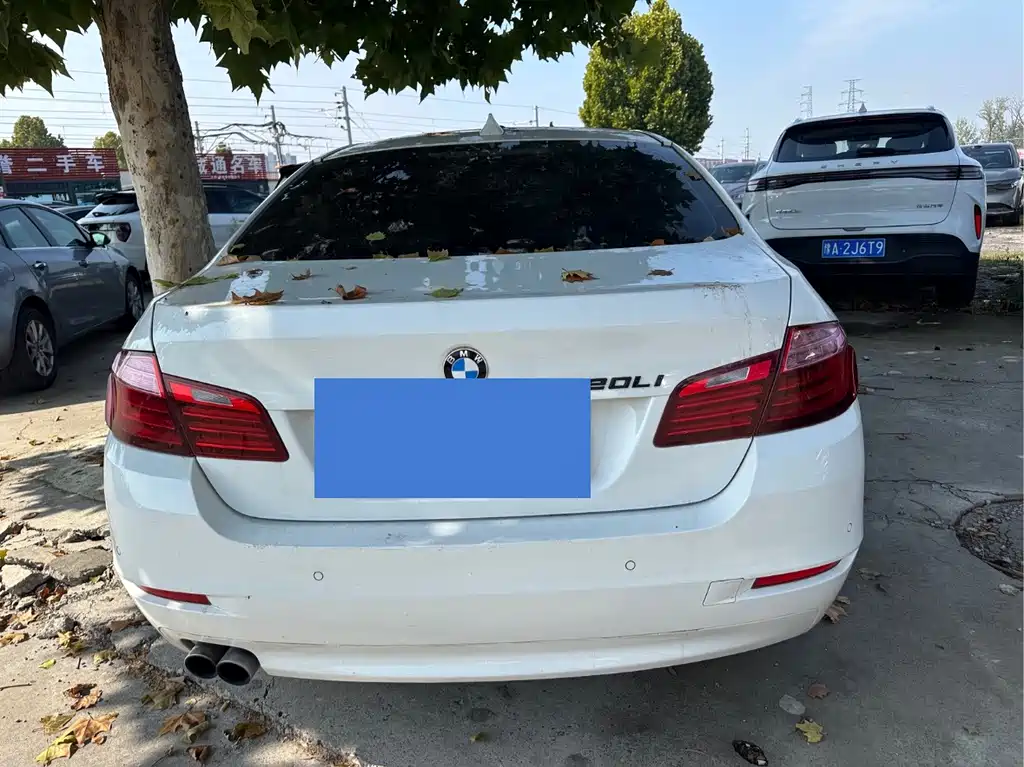 BMW 5 Series — миниатюра 10