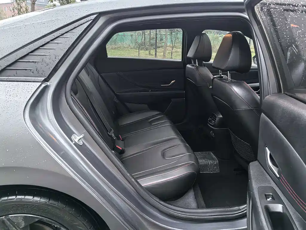Hyundai Elantra — миниатюра 13