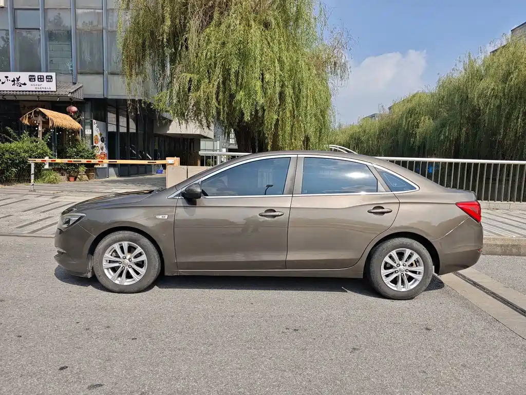 Buick Excelle — миниатюра 5
