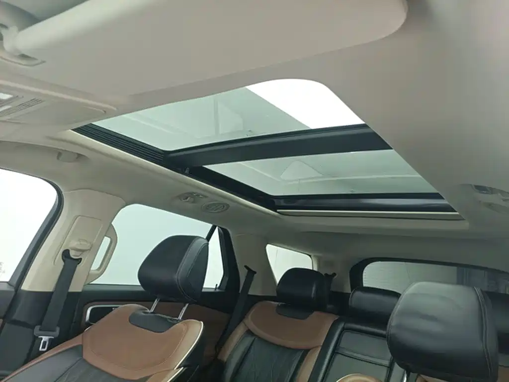 Ford Explorer — миниатюра 6