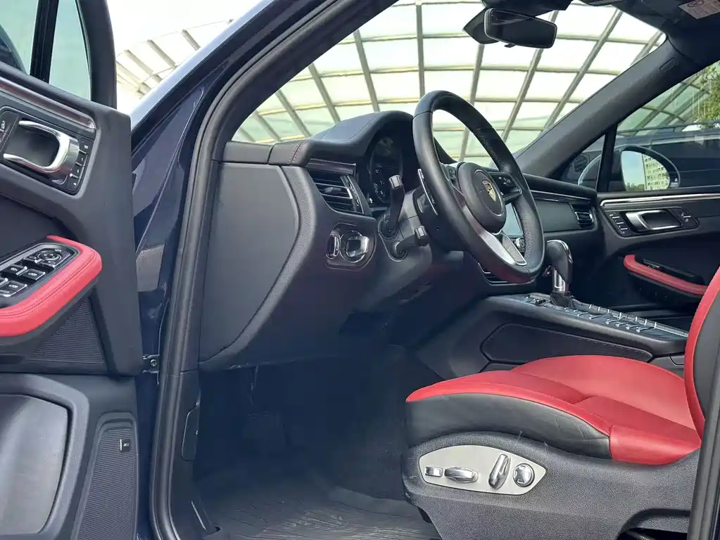 Porsche Macan — миниатюра 8