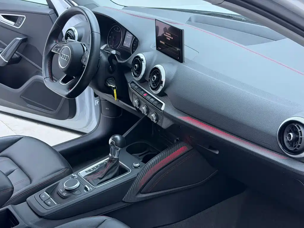 Audi Q2L — миниатюра 15