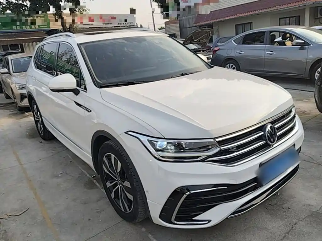 Volkswagen Tiguan L — миниатюра 4