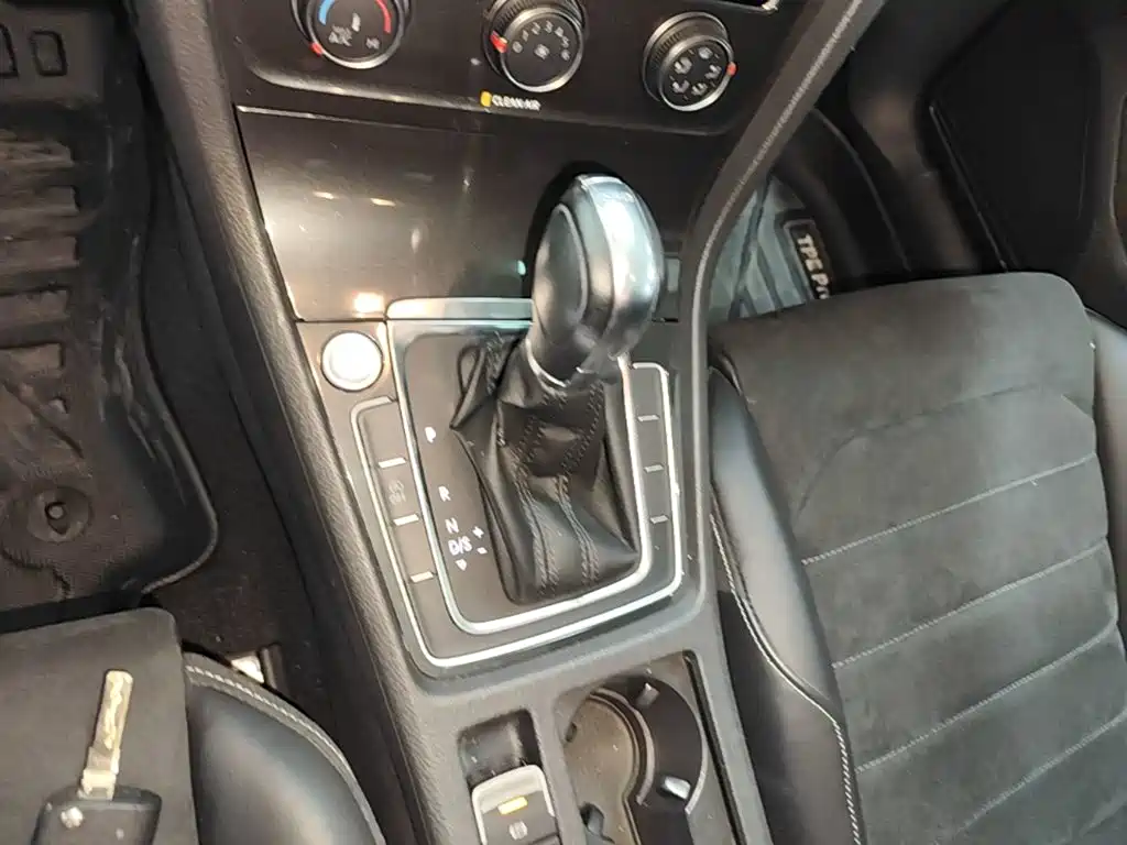Volkswagen Golf — миниатюра 14