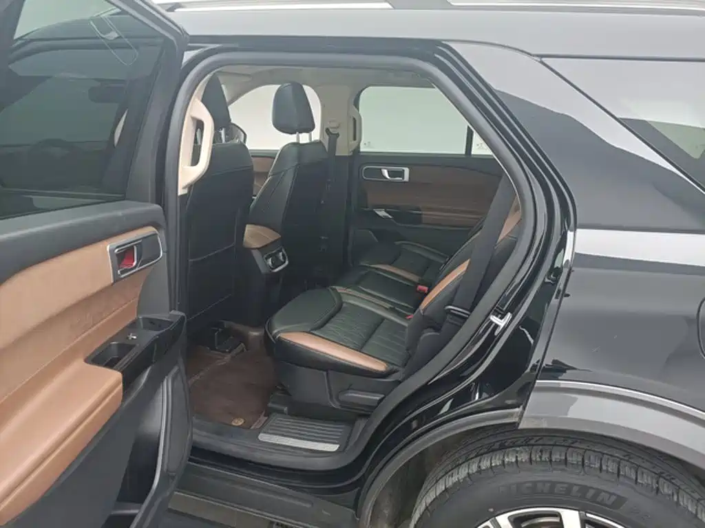 Ford Explorer — миниатюра 7