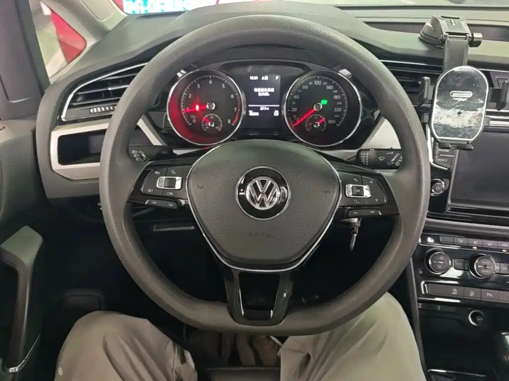 Volkswagen Touran — миниатюра 11