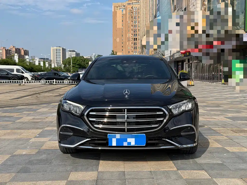 Mercedes-Benz E-Class — миниатюра 2