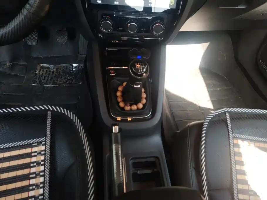 Volkswagen Sagitar — миниатюра 16