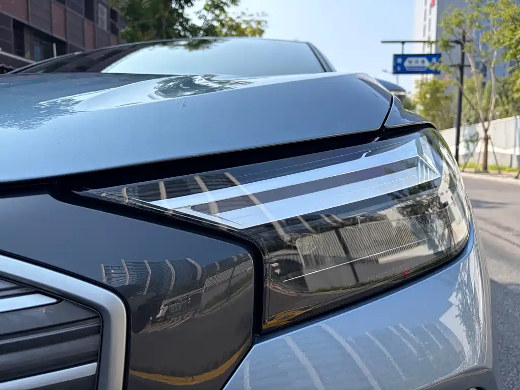 Audi Q4 e-tron — миниатюра 3