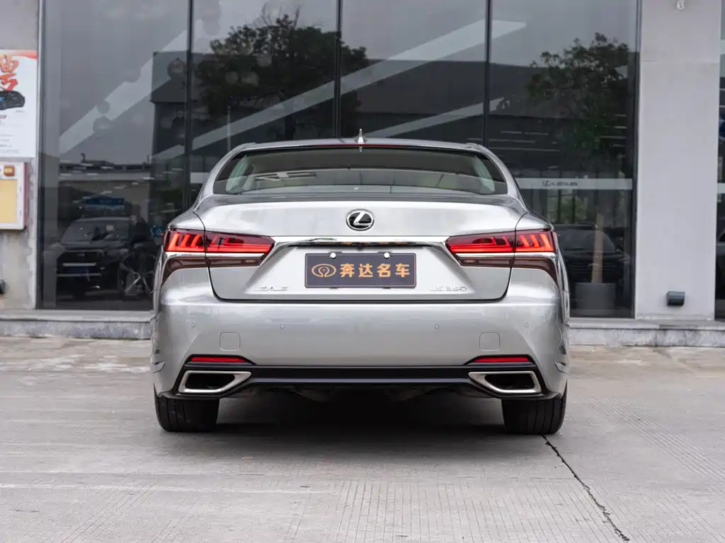 Lexus LS — миниатюра 5