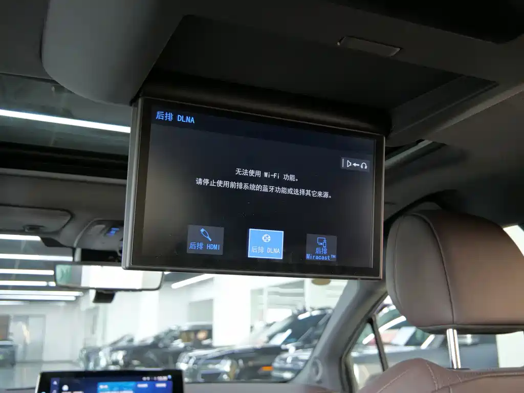 Toyota Sienna — миниатюра 16