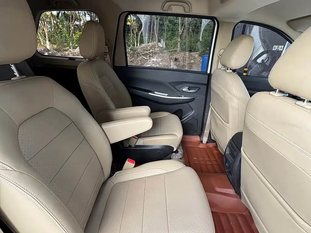 Wuling Hongguang — миниатюра 8