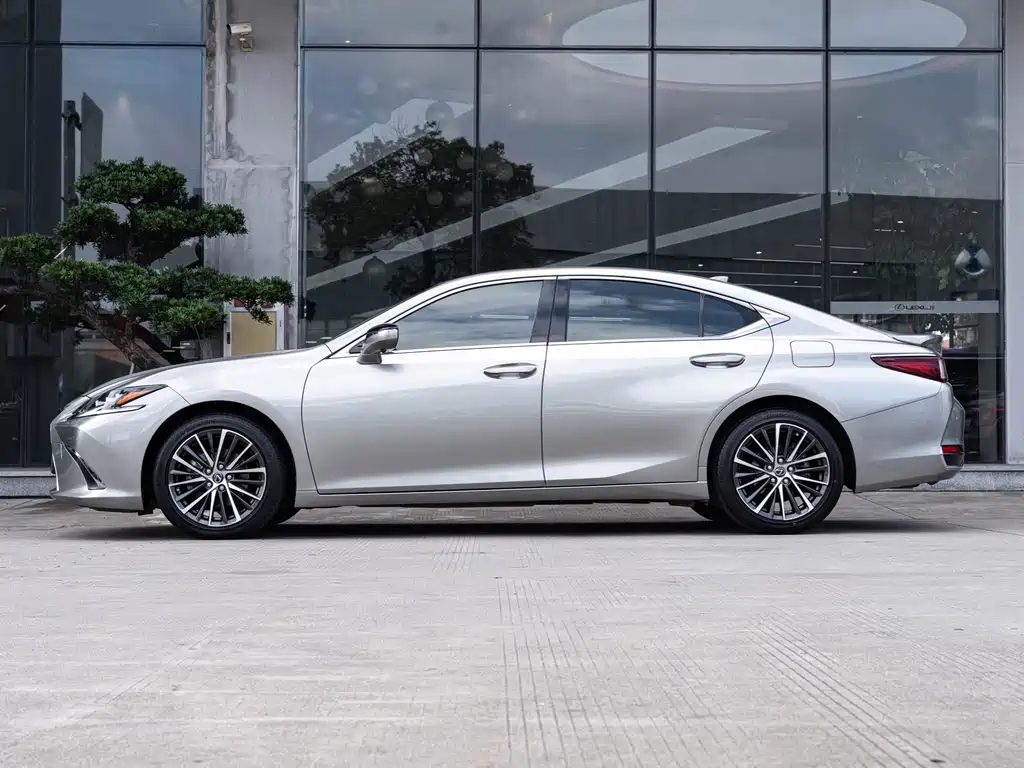 Lexus ES — миниатюра 4