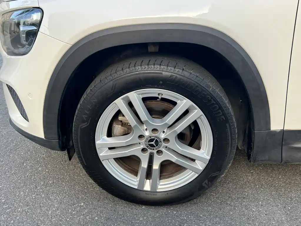 Mercedes-Benz GLB — миниатюра 16