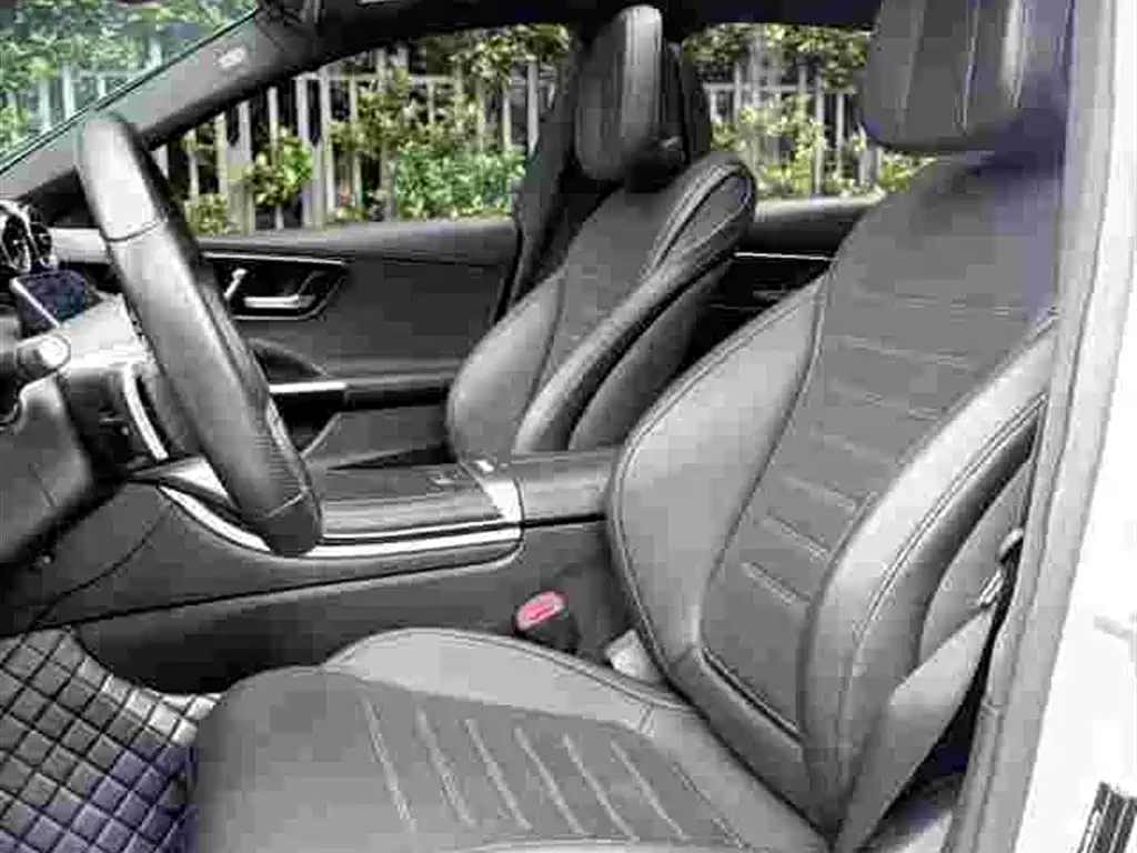 Mercedes-Benz C-Class — миниатюра 6