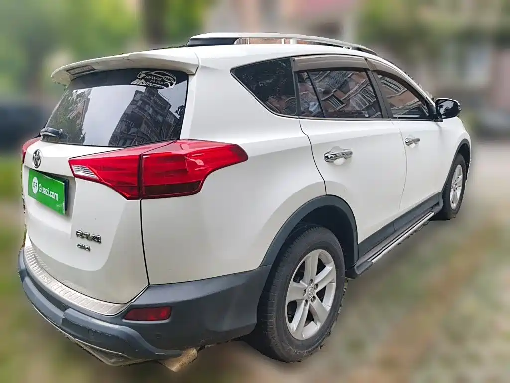 Toyota RAV4 — миниатюра 6