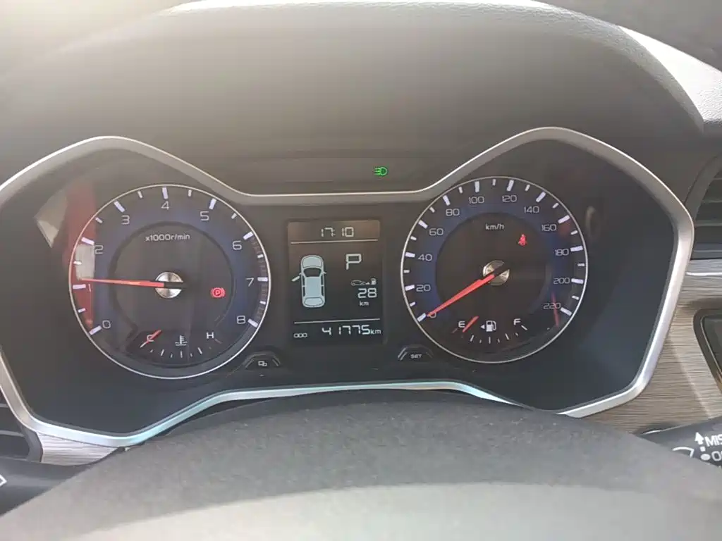 Geely Vision X3 — миниатюра 12