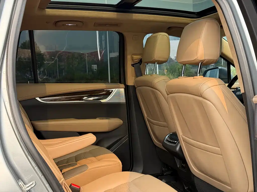 Cadillac XT6 — миниатюра 10