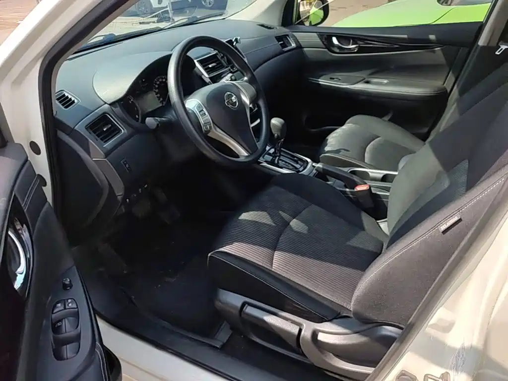 Nissan Tiida — миниатюра 15