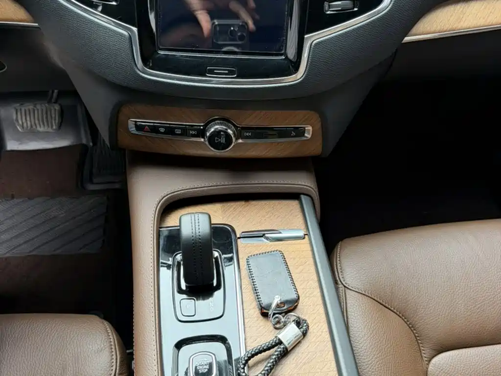 Volvo XC90 — миниатюра 14