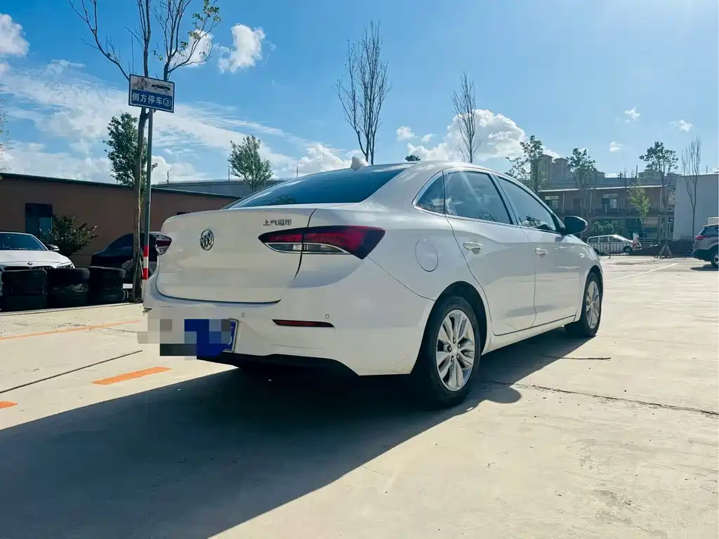 Buick Excelle — миниатюра 9