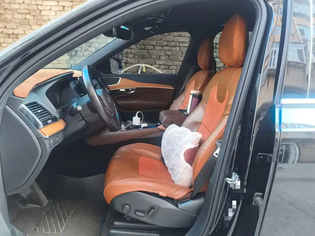Volvo XC90 — миниатюра 8