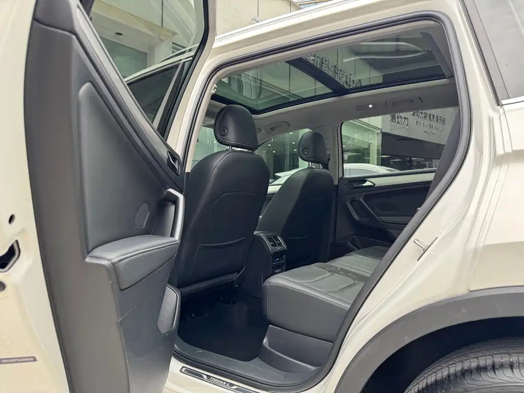 Volkswagen Tiguan L — миниатюра 10