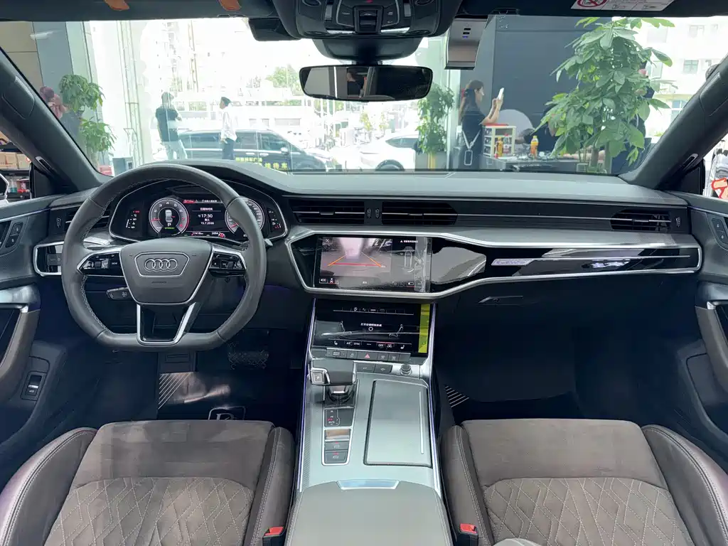 Audi A7L — миниатюра 6