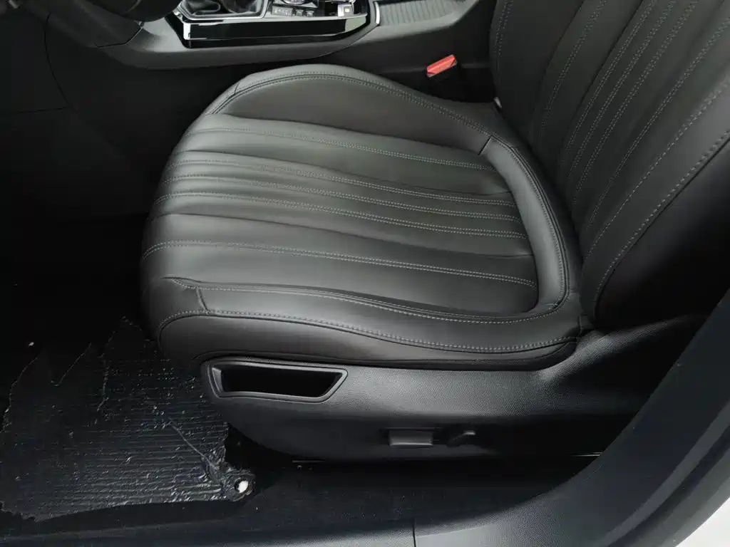 Peugeot 408 — миниатюра 20