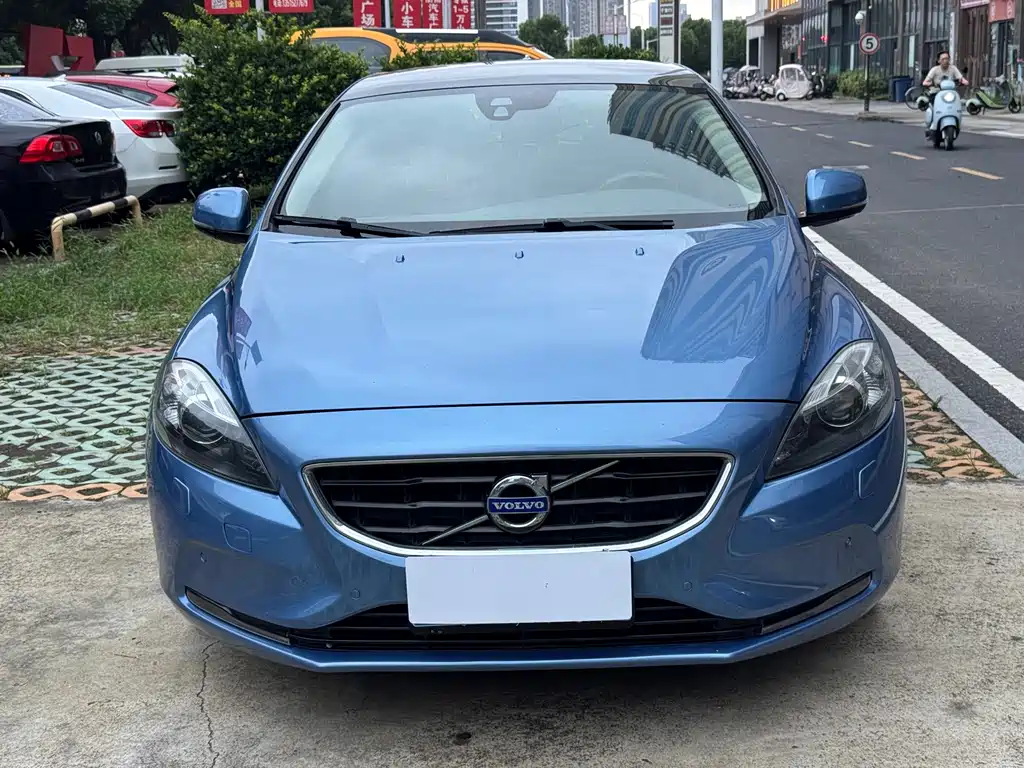 Volvo V40 — миниатюра 2