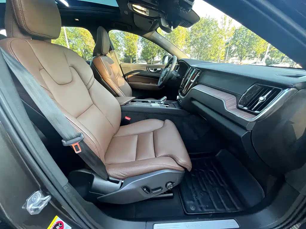 Volvo XC60 — миниатюра 14