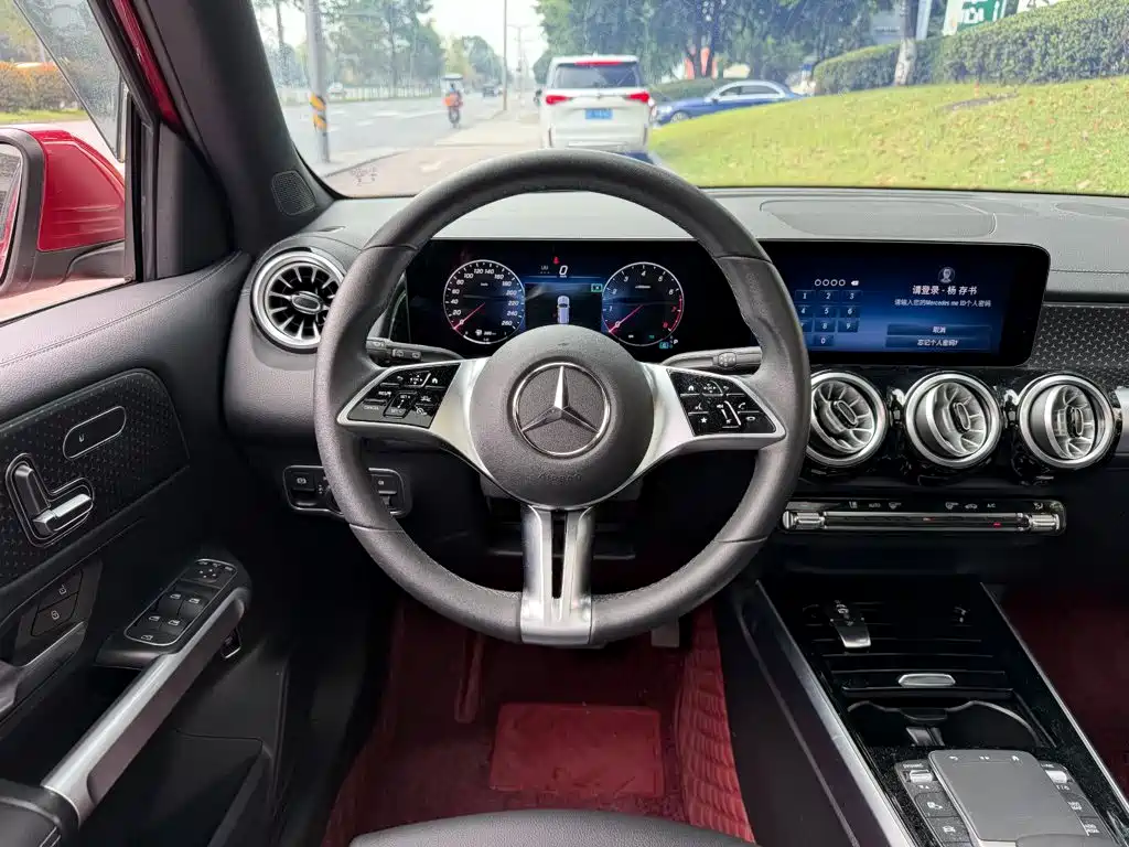 Mercedes-Benz GLB — миниатюра 14