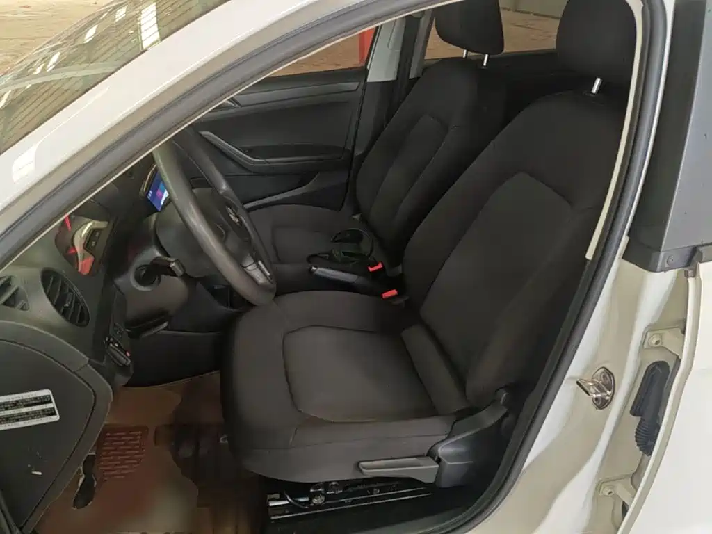 Volkswagen Jetta — миниатюра 15