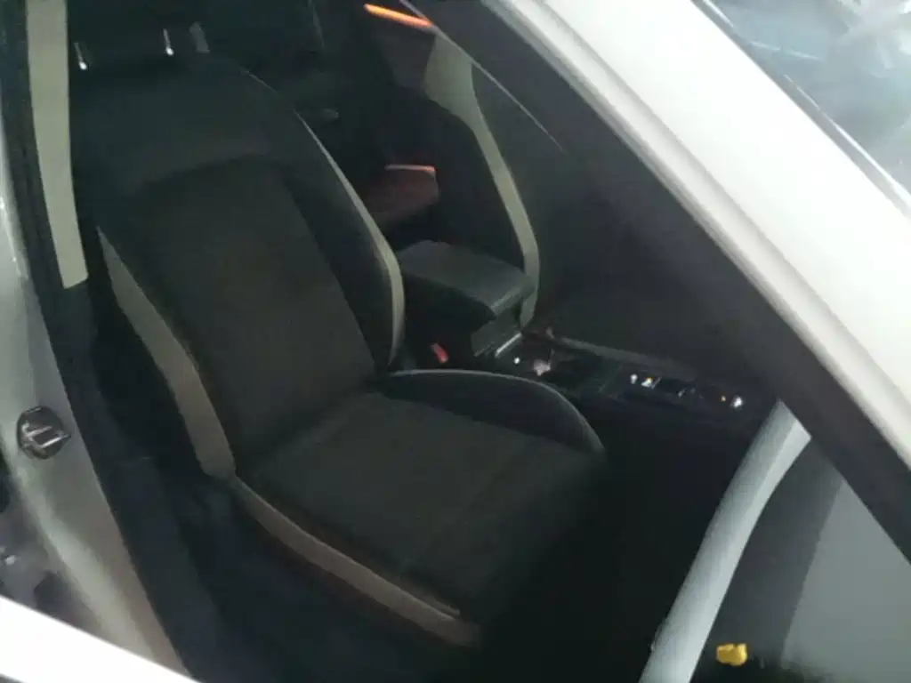 Volkswagen Golf — миниатюра 25