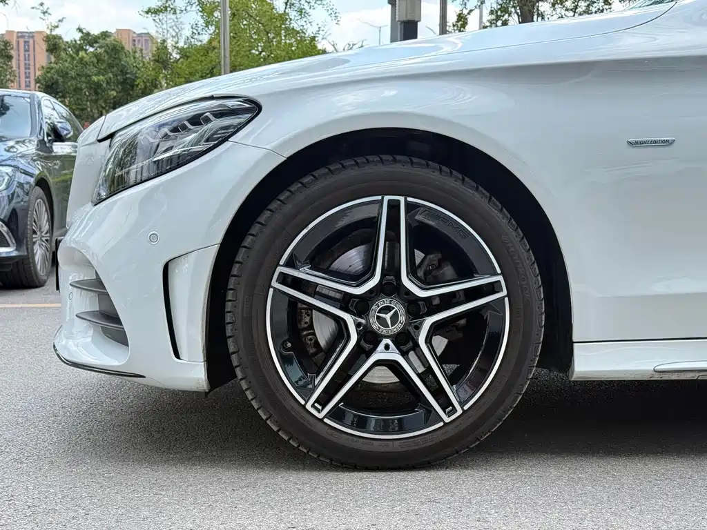 Mercedes-Benz C-Class — миниатюра 13