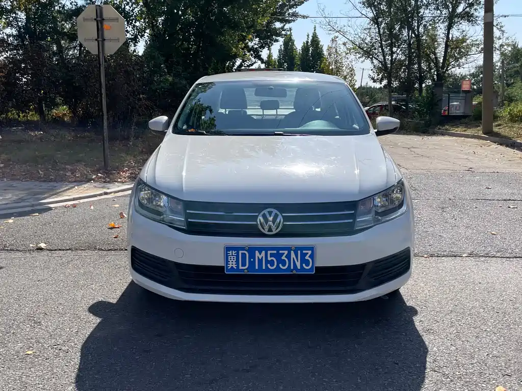 Volkswagen Santana — миниатюра 2