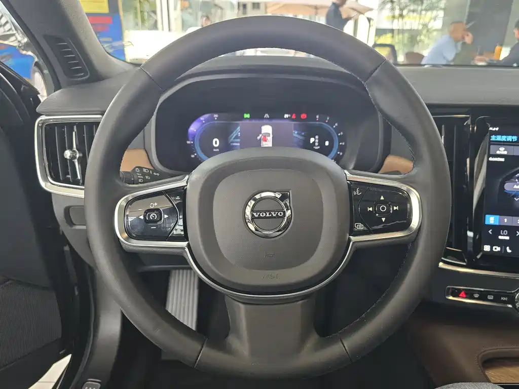 Volvo S90 2025 B5 Luxury