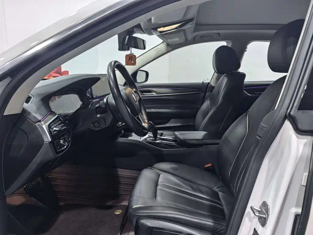 BMW 6 Series GT — миниатюра 8