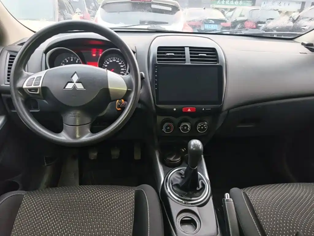 Mitsubishi ASX — миниатюра 10