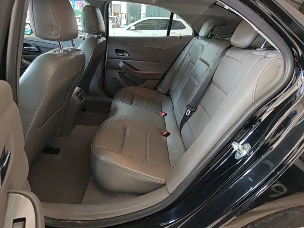 Chevrolet Malibu — миниатюра 17