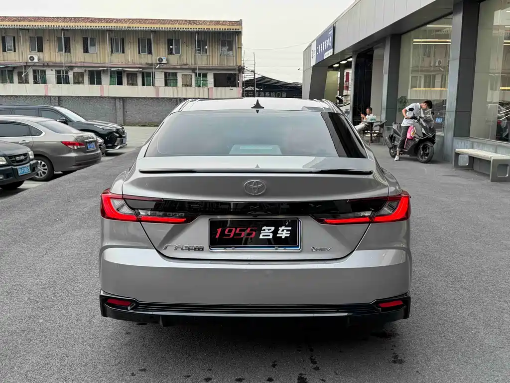 Toyota Camry — миниатюра 8